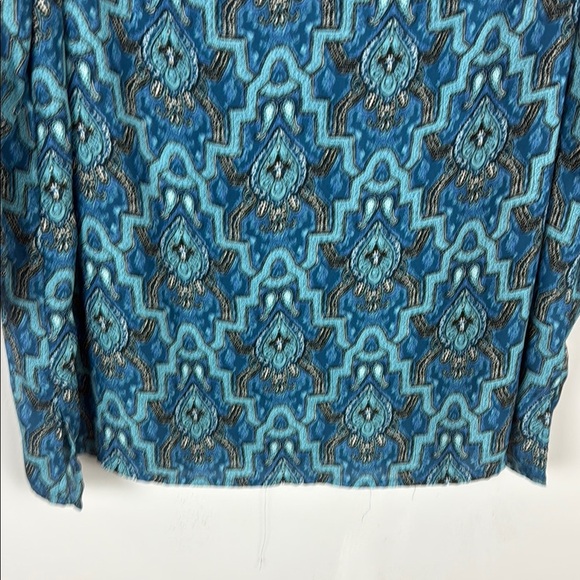 Violet & Claire Blue and Black Damask Patterned Blouse with 3/4 Sleeves Size 1X - Picture 6 of 11